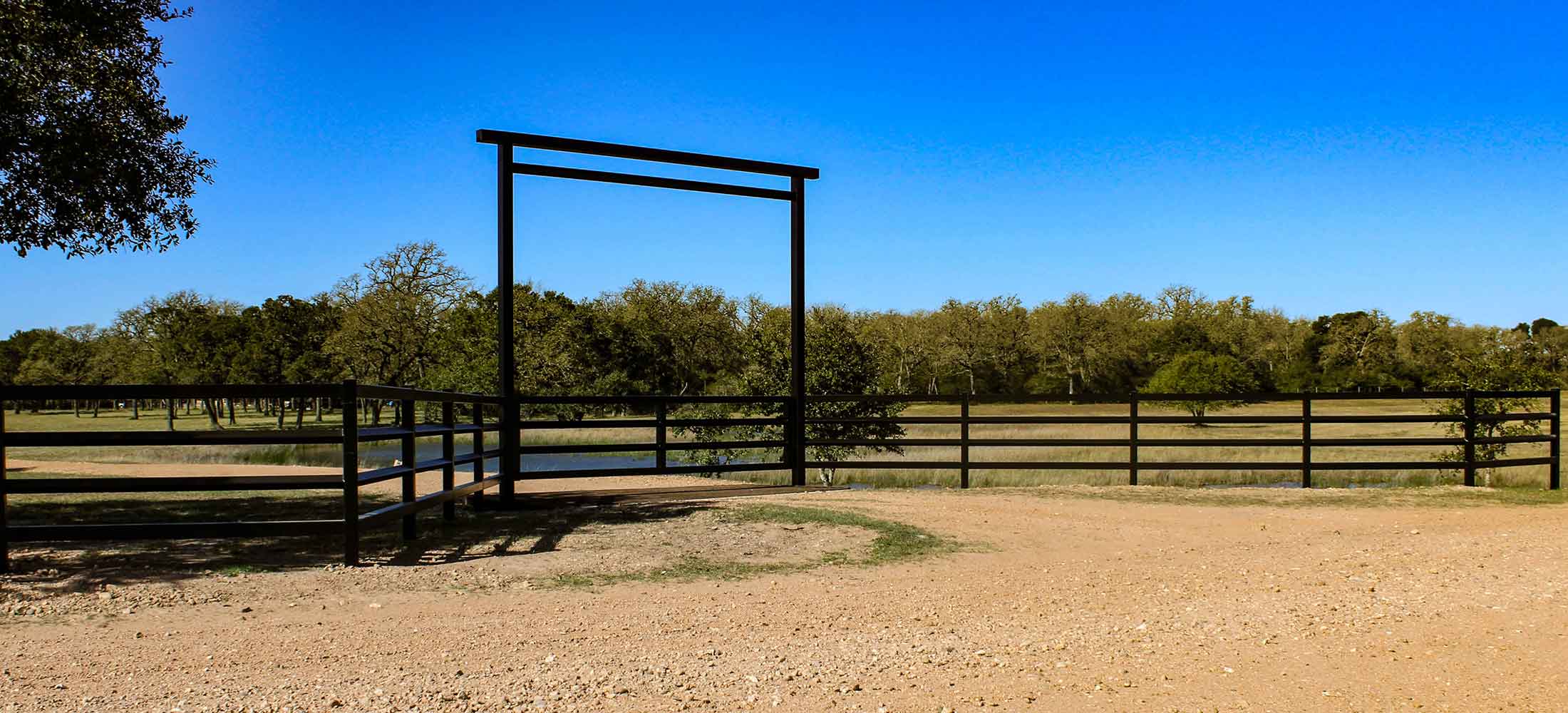 custom gates and entrances Texas